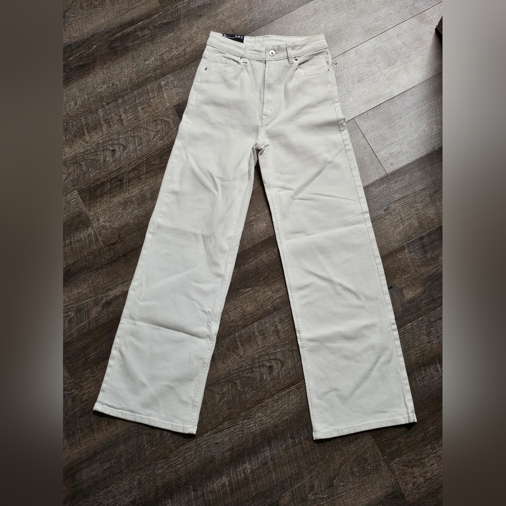 H&M Wide Leg High Waist Jeans in white